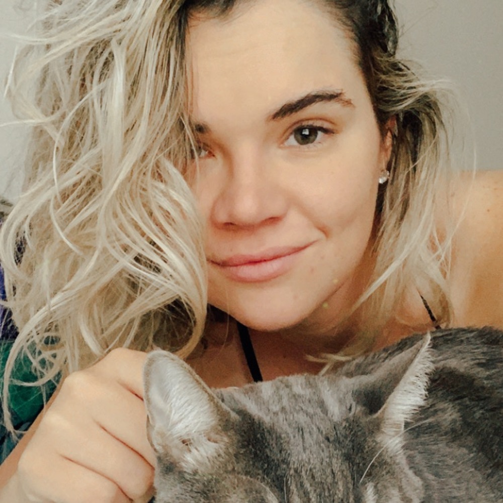 Meet your Posher, Caroline